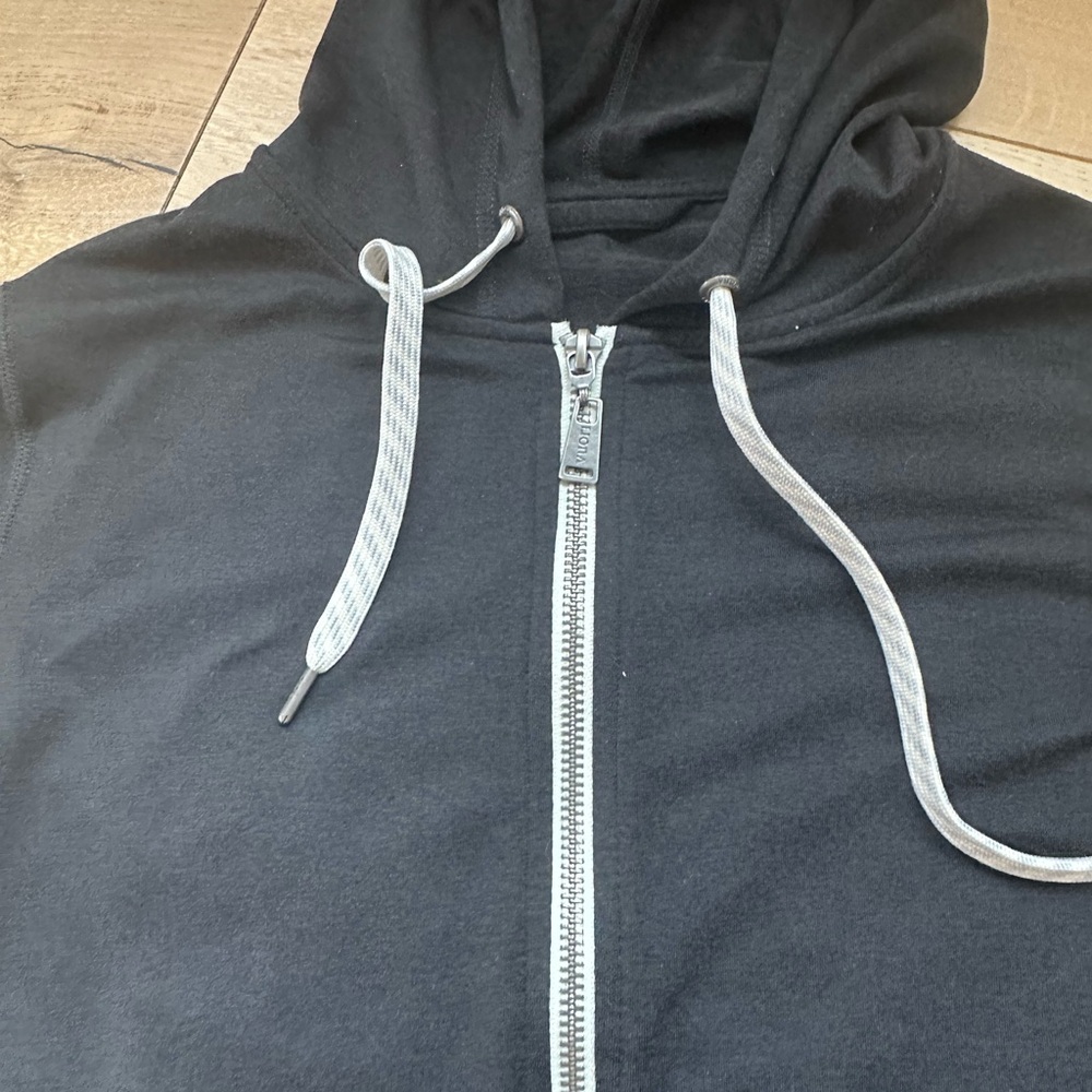 Vuori XS Black Zip-Up Hoodie with Drawstrings